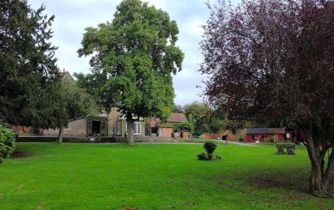 Impeccable 1-Bed House In Retford Close To A1 ภายนอก รูปภาพ