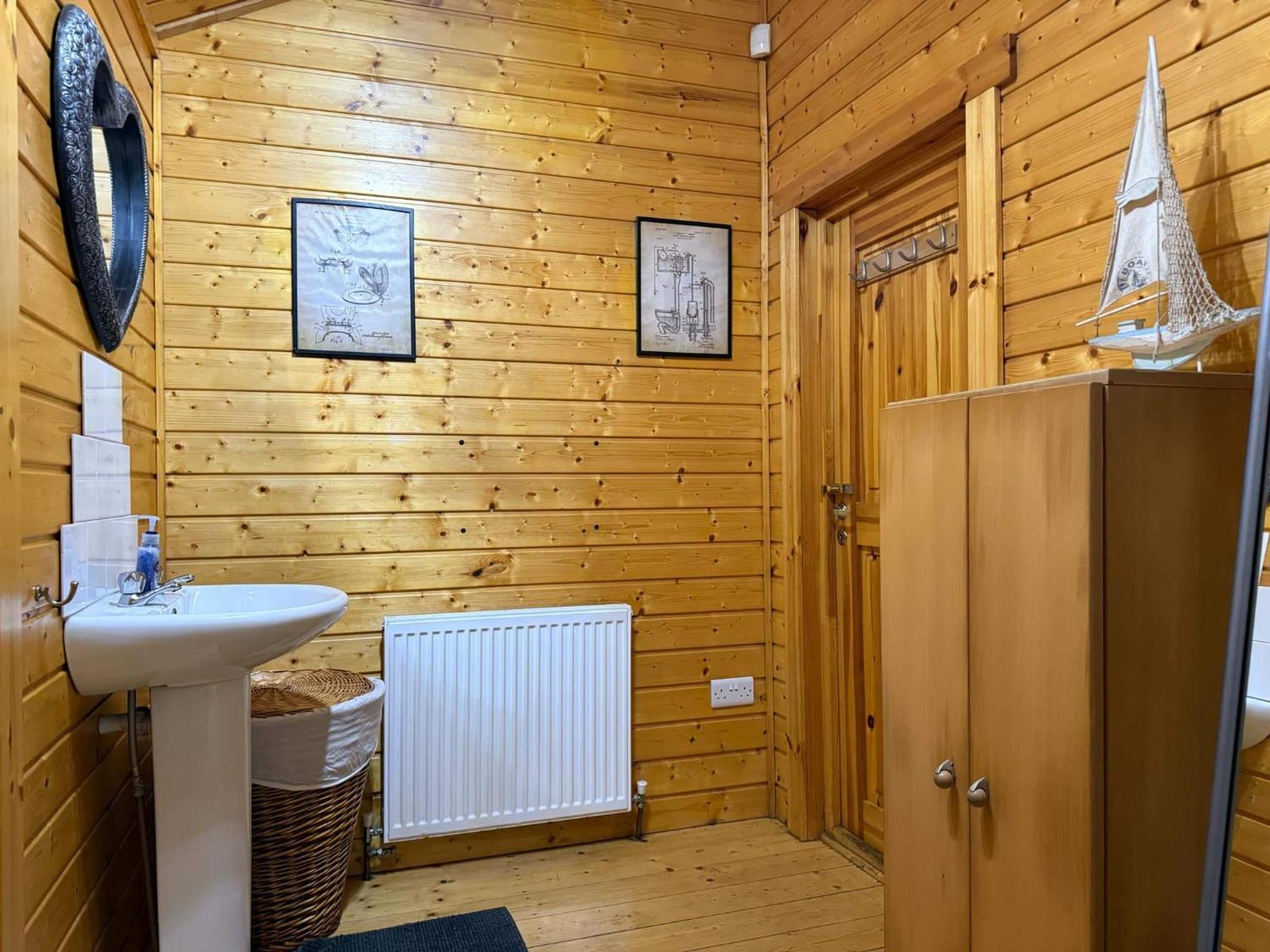 Impeccable 1-Bed House In Retford Close To A1 ภายนอก รูปภาพ